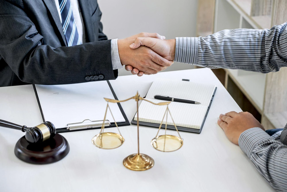 Een betrouwbaar advocatenkantoor voor het bedrijfsleven: we werken onder contract, we bepalen het volume, de timing en het resultaat.