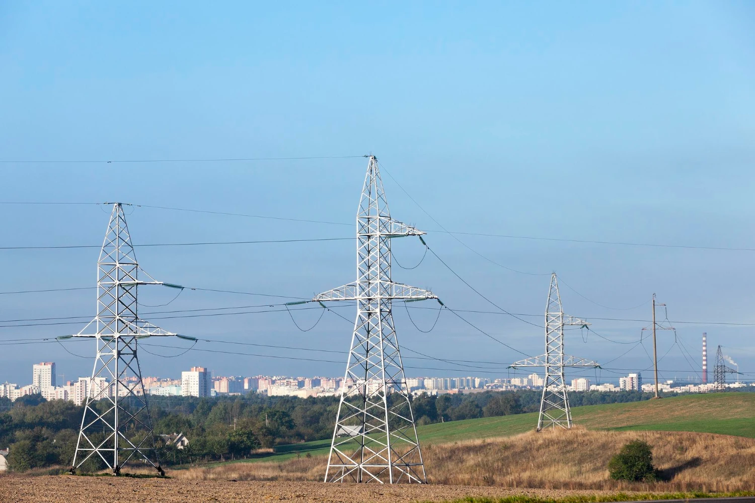 Wie Unternehmen den Bau von Stromleitungen und die Installation von Umspannstationen ohne unnötige Risiken und Verluste angehen können - Foto1