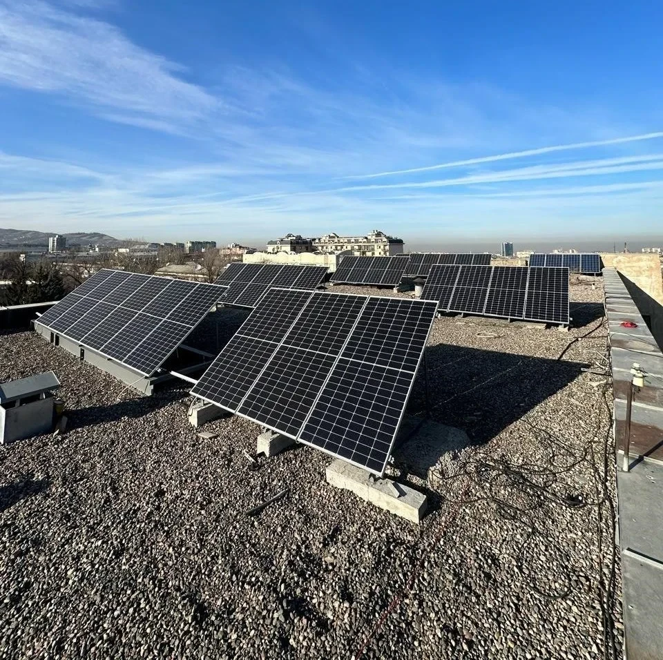 Zonne-installatie van 13 kW voor de Kazachs-Duitse Universiteit in Almaty — 2