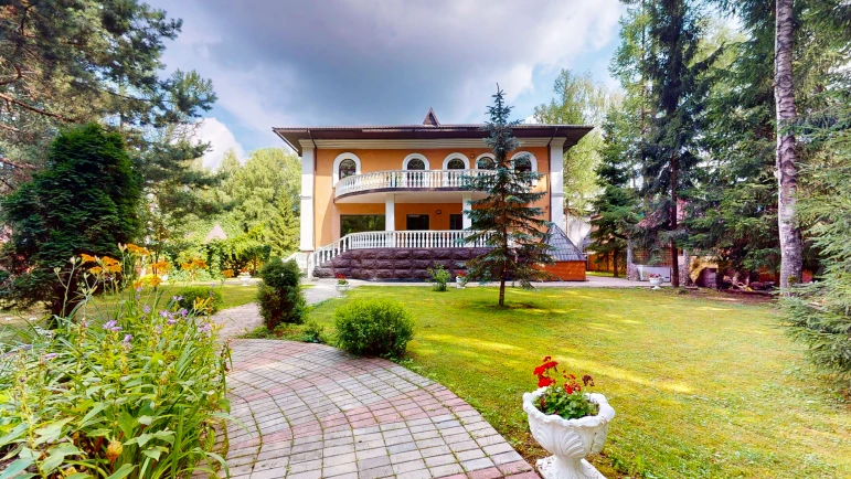 Продается особняк Капалиани, утопающий в зелени с выходом на берег реки Пажа. - 1581 - фото 1