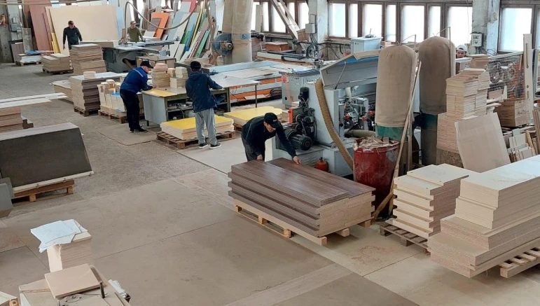 An existing furniture manufacturing company is for sale - 2103 - photo 2